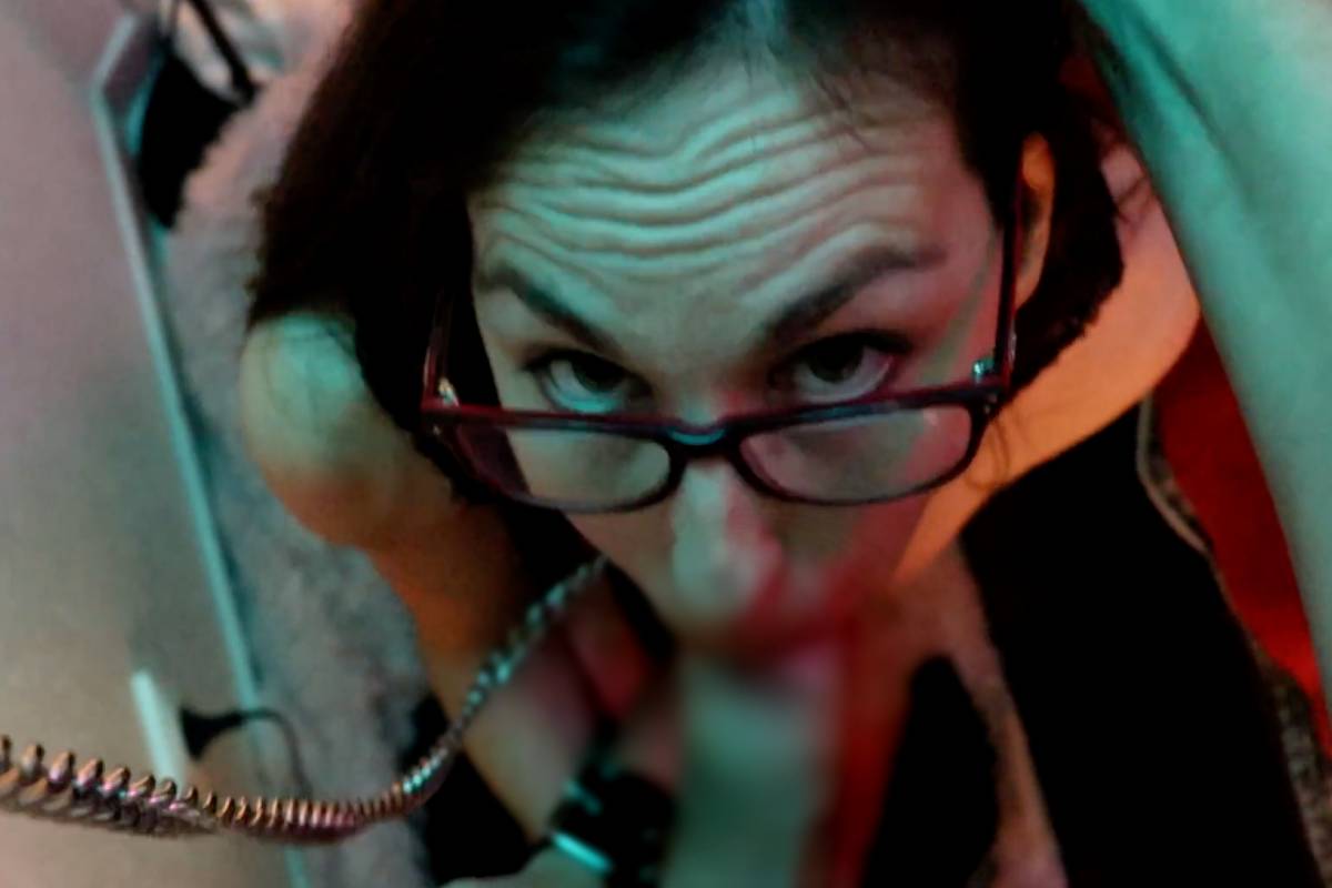 Obedient Girl Love to Please Mouth and Feet